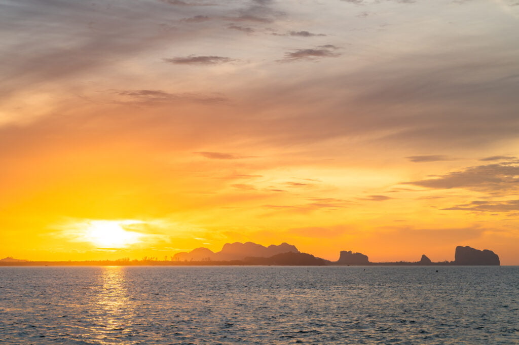 sonnenaufgang pearl beach koh mook