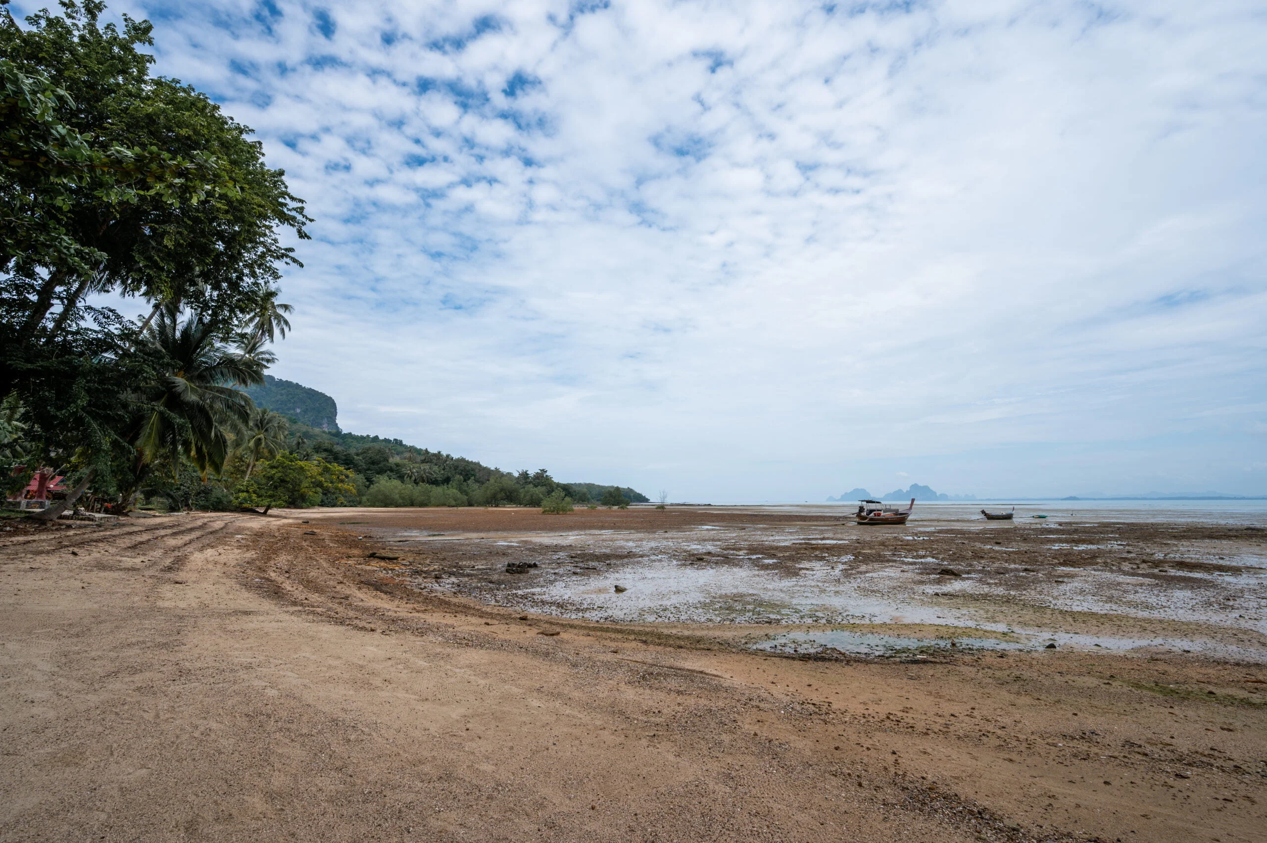 lo dung beach koh mook lo dung beach koh mook