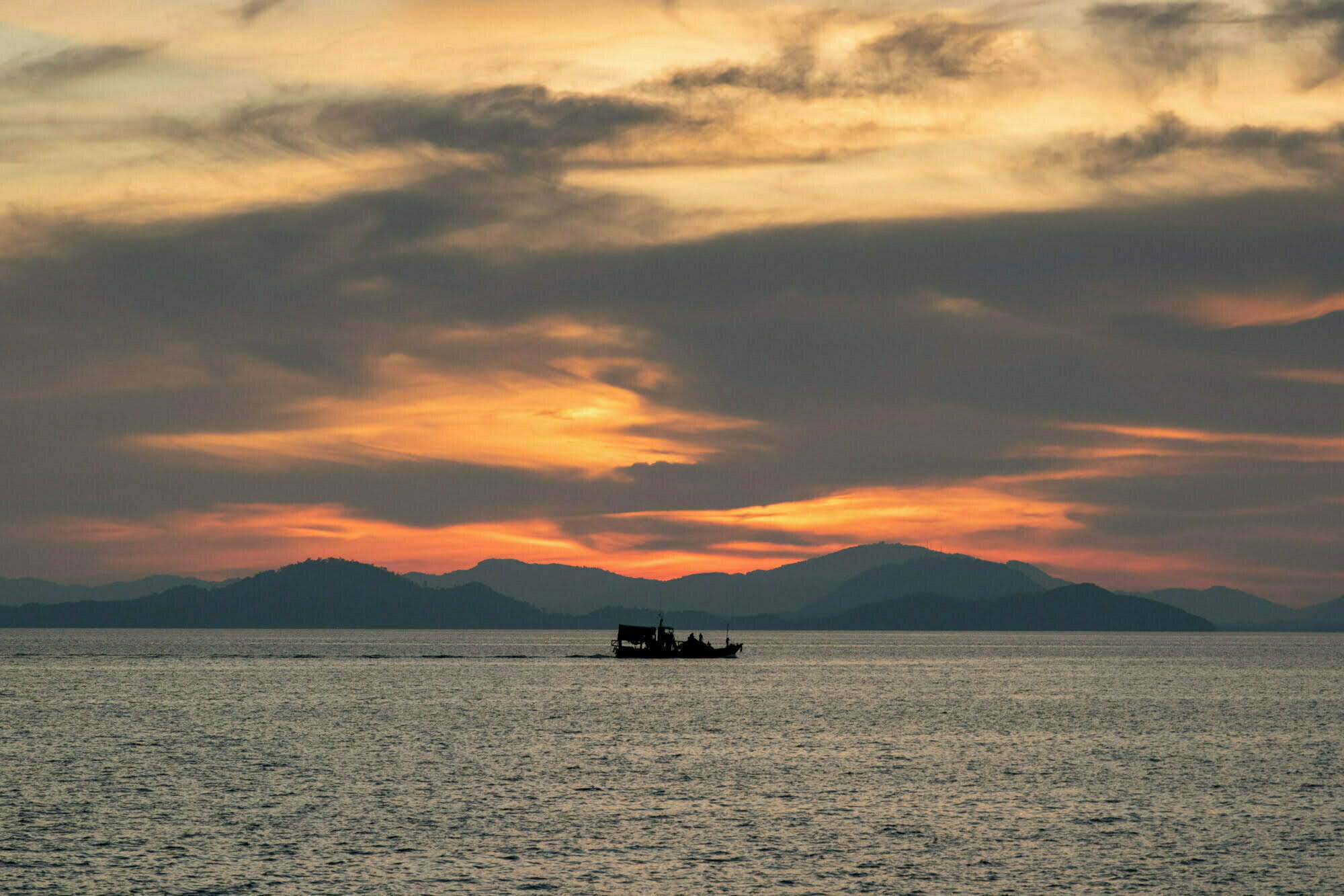 loh-jark-pier-sonnenuntergang-phuket-koh-yao-yai Blick zum Sonnenuntergang hinter Phuket am Loh Jark Pier auf Koh Yao Yai