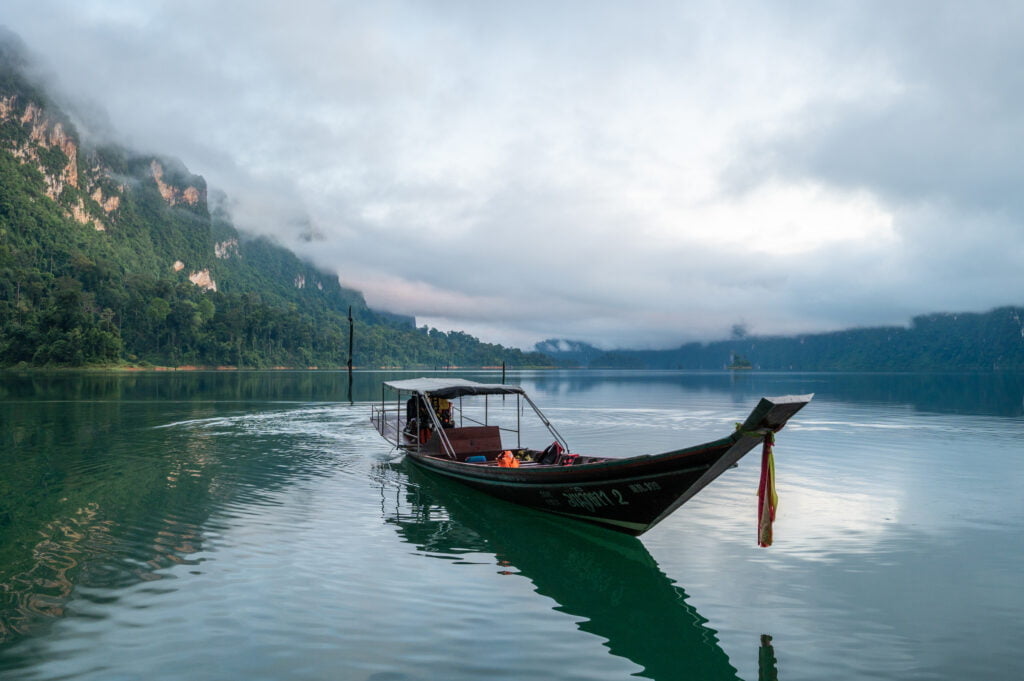 bootstour cheow lan lake
