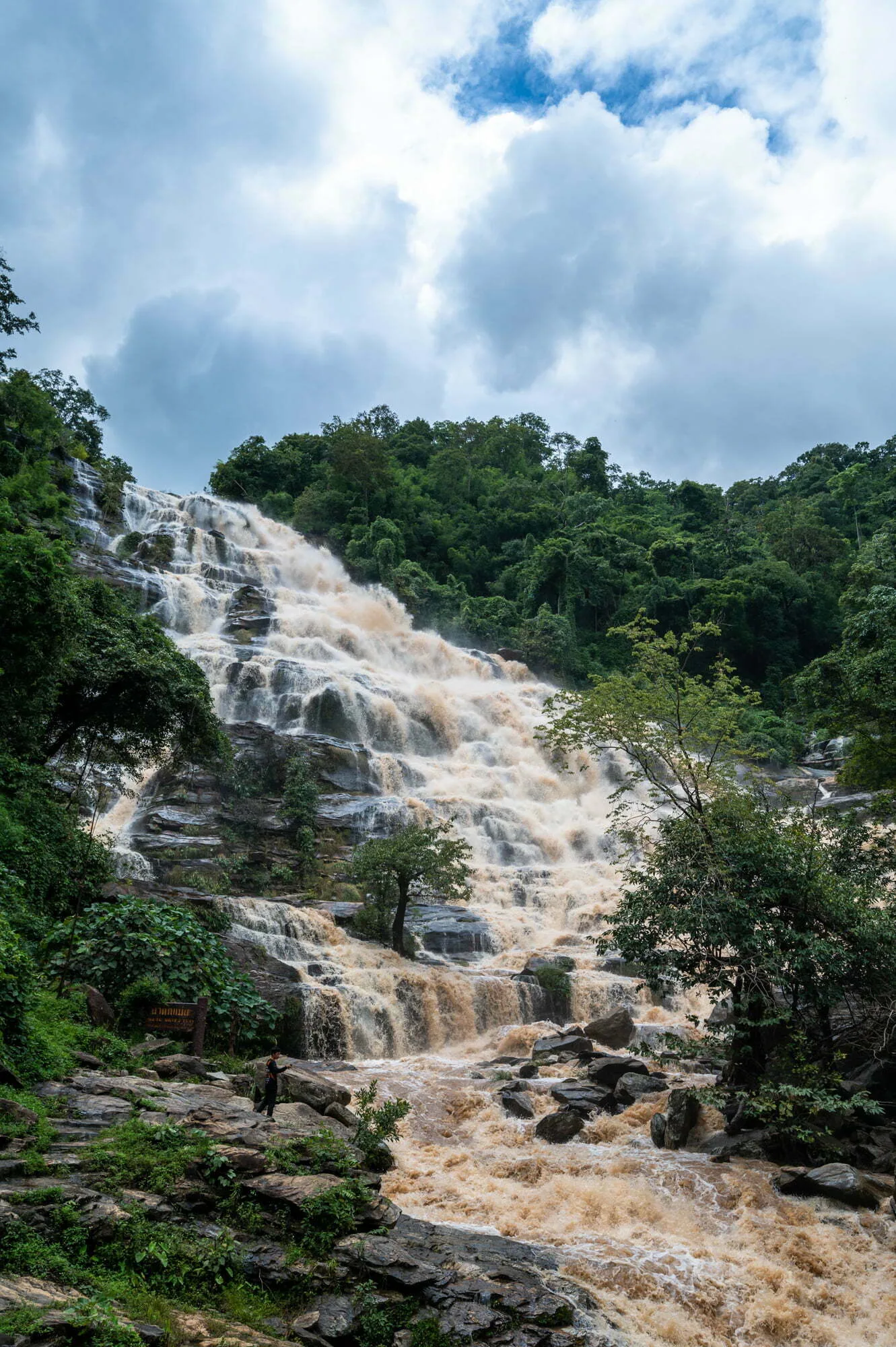 Chiang Mai Ausflug Doi Inthanon Mae Ya Wasserfall Mae Ya Wasserfall im Doi Inthanon Nationalpark