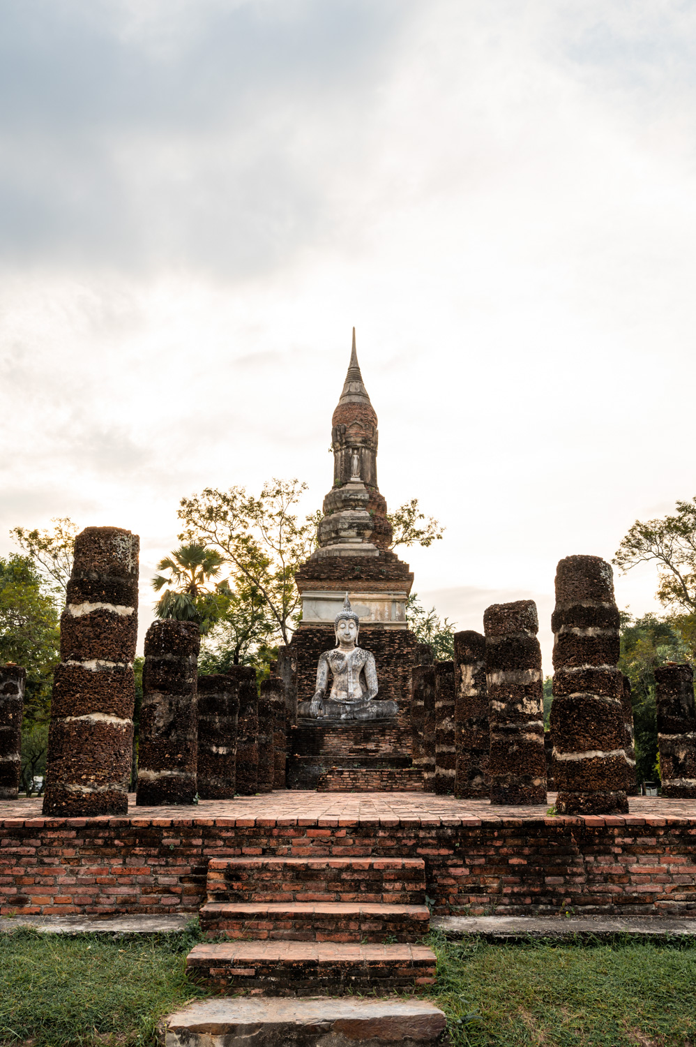 Wat Traphang Ngoen (1) Chedi im Wat Traphang Ngoen in Sukhothai