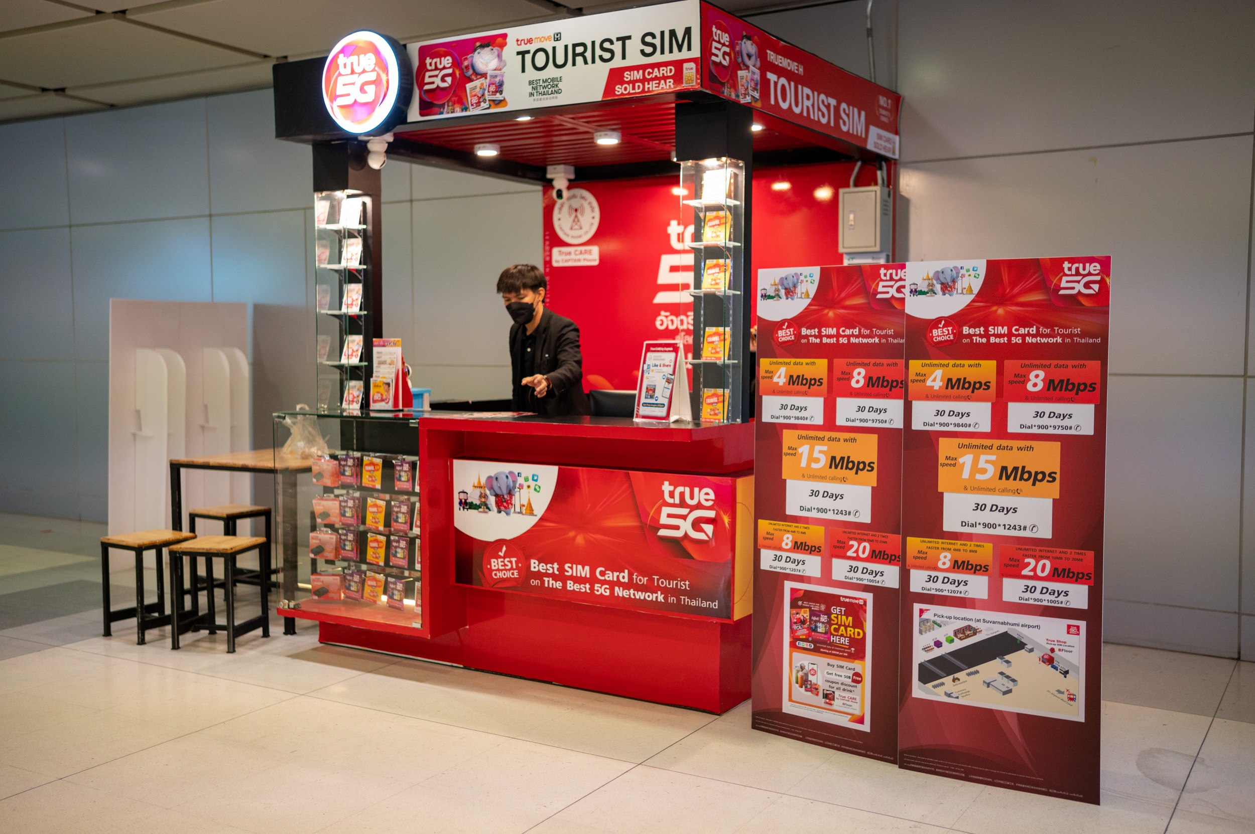 airalo thailand erfahrungen (1) Verkaufsstand für eSIMs für Thailand im Flughafen in Bangkok