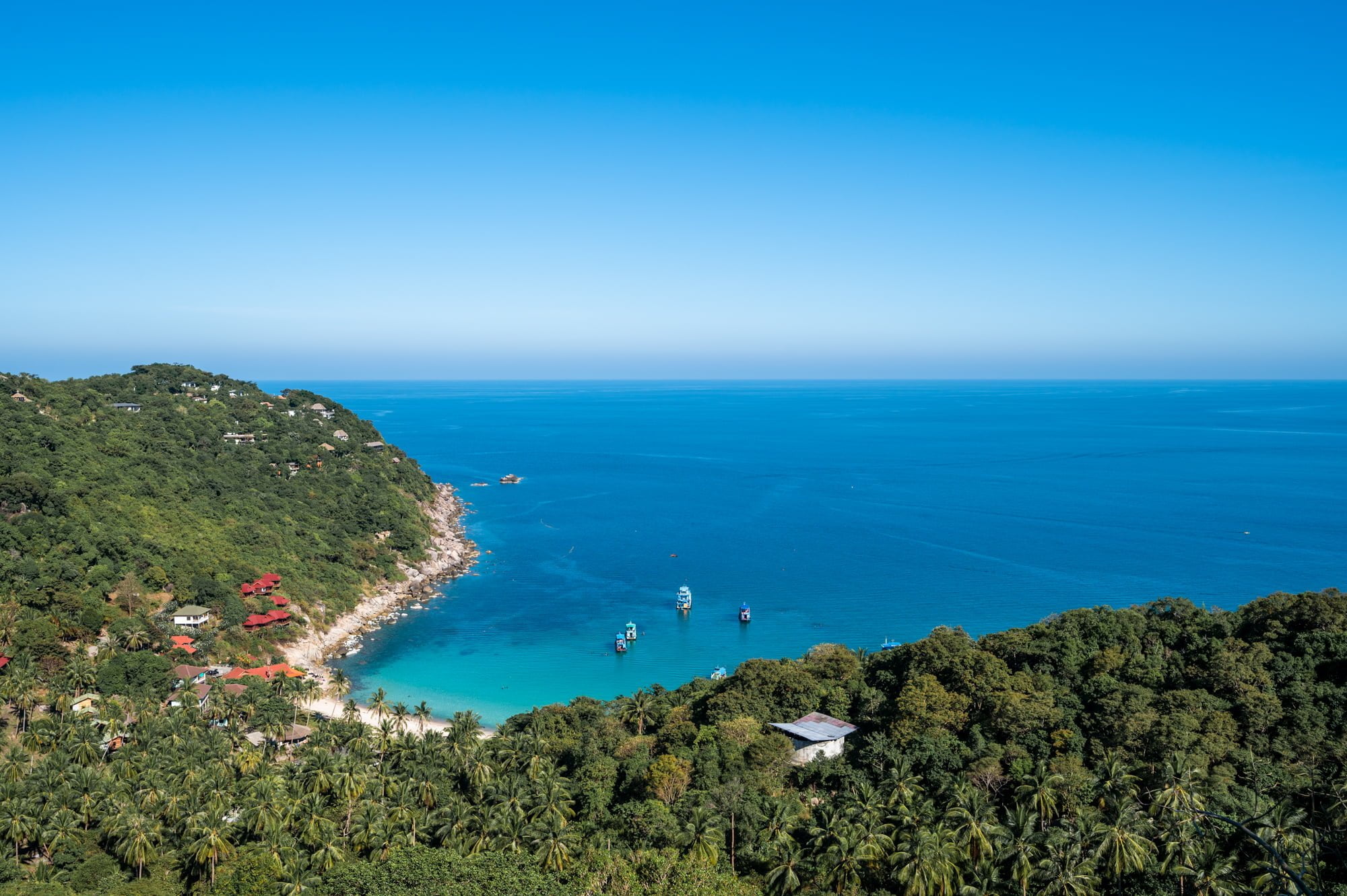 Blick vom Piera Point auf die Bucht Aow Luek auf Koh Tao