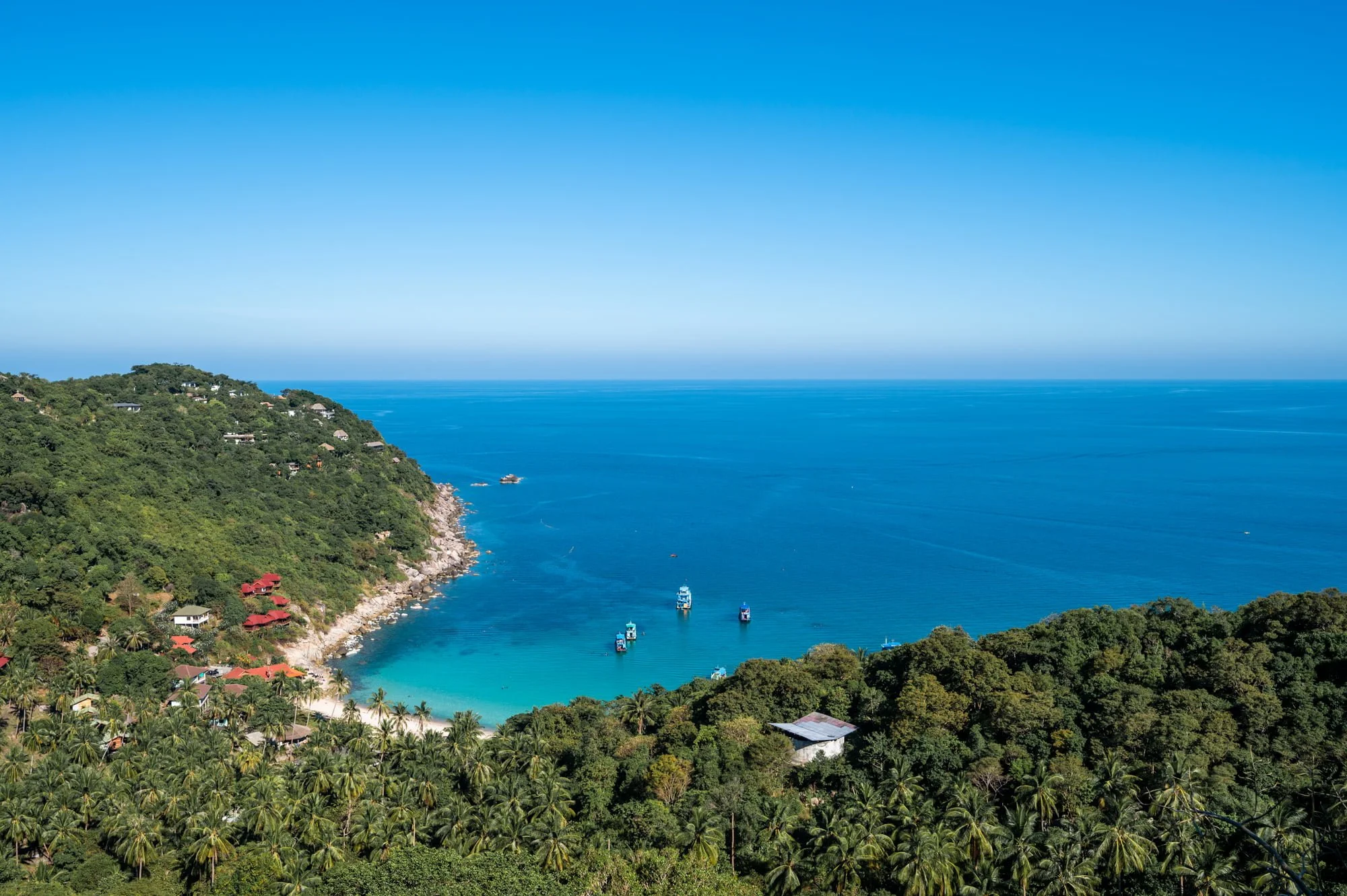 Blick vom Piera Point auf die Bucht Aow Luek auf Koh Tao