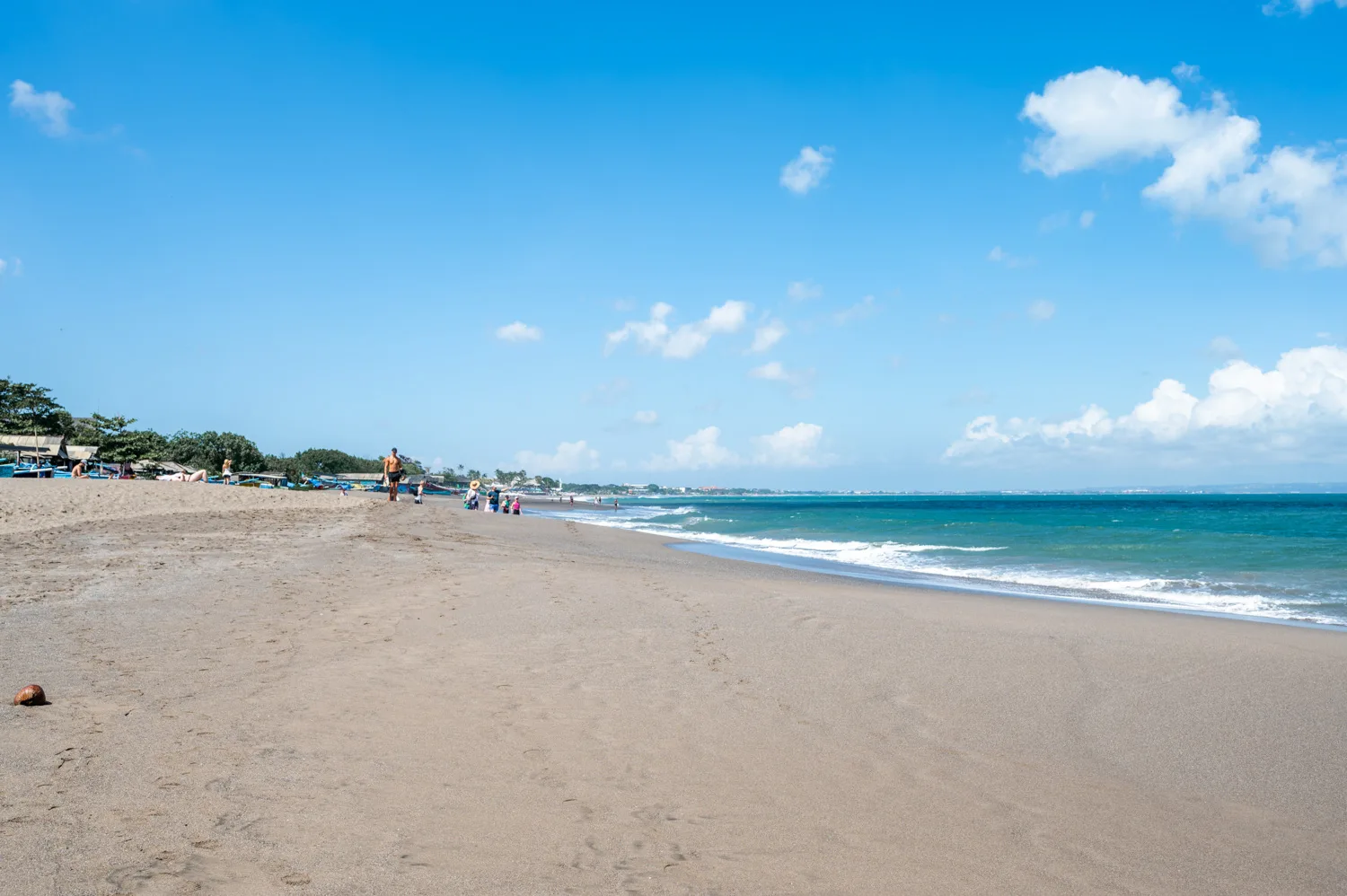 Ausblick vom Canggu Beach in Richtung Seminyak, Kuta und Bukit-Halbinsel (Uluwatu)
