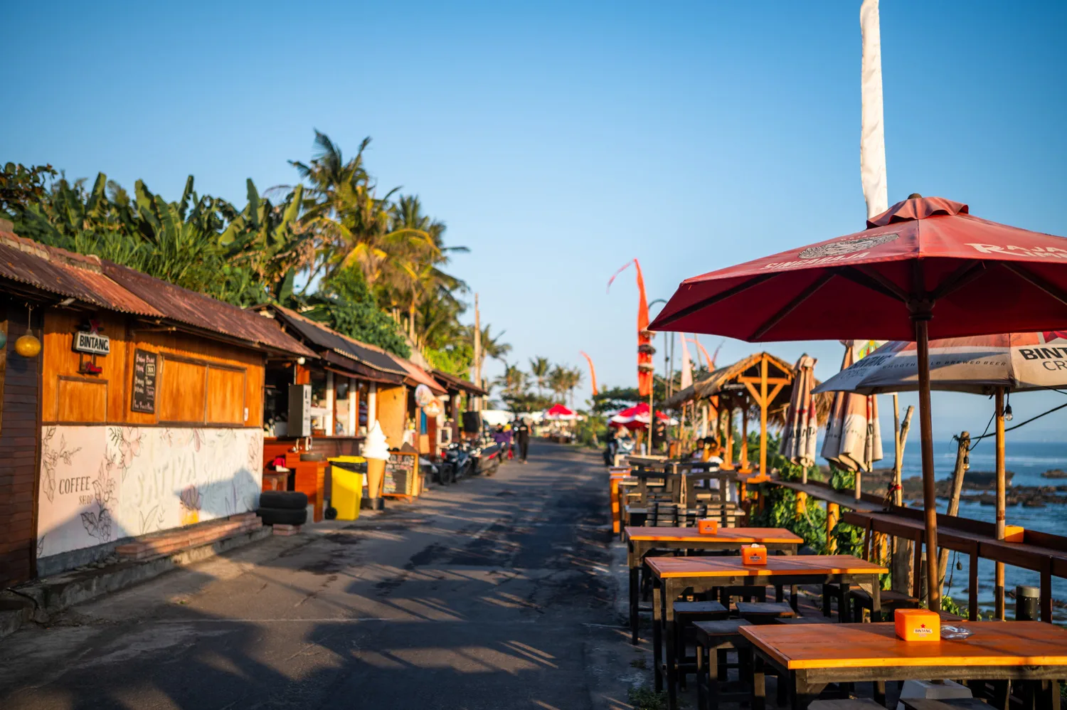 Warungs und Bars am Cemagi Beach