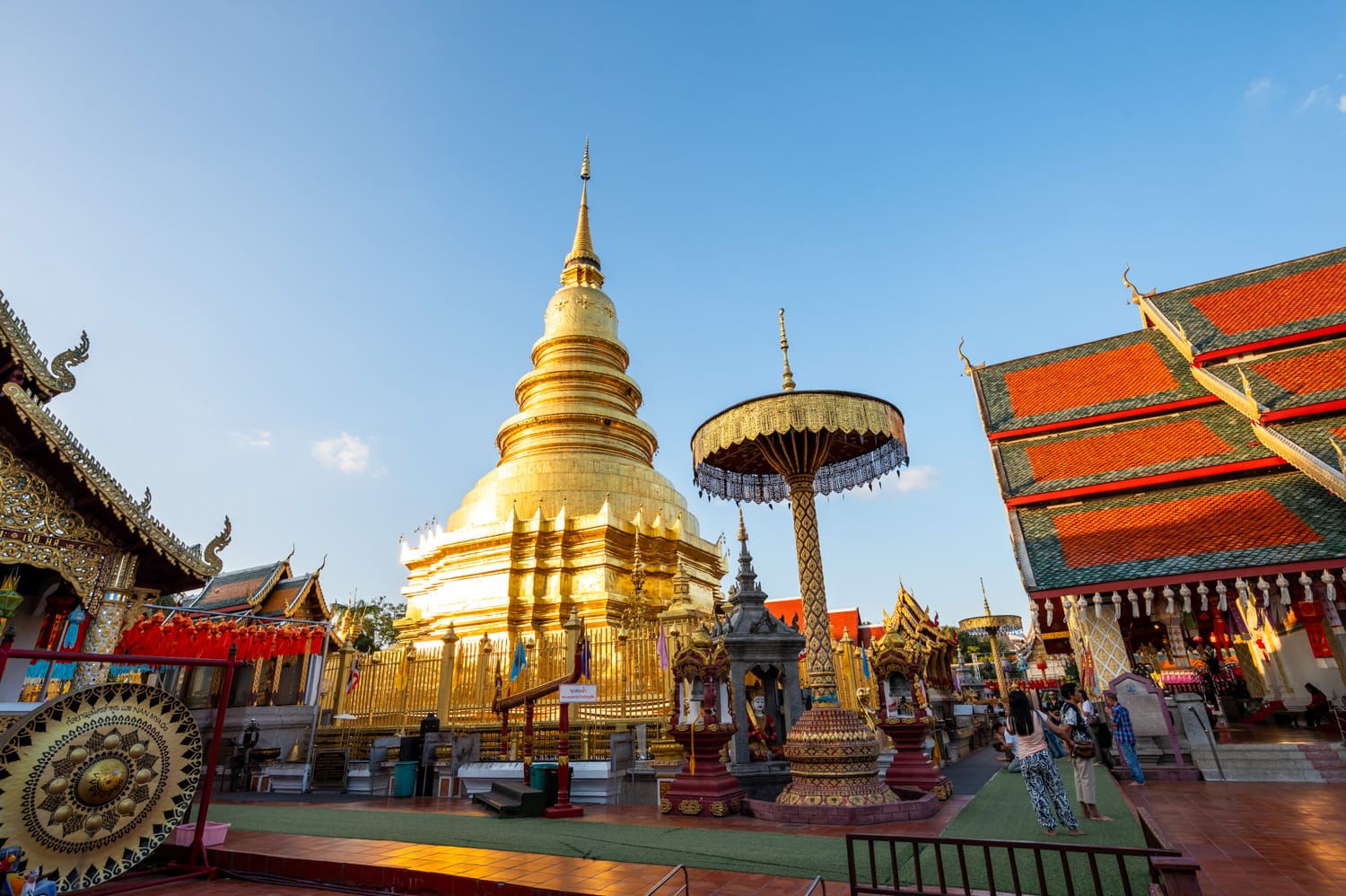Goldener Chedi im Wat Phra That Hariphunchai in Lamphun