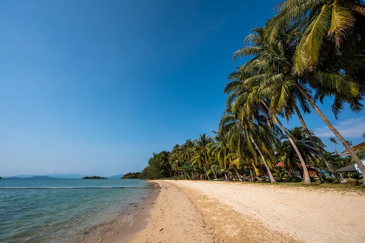 Palmenstrand auf Koh Mak