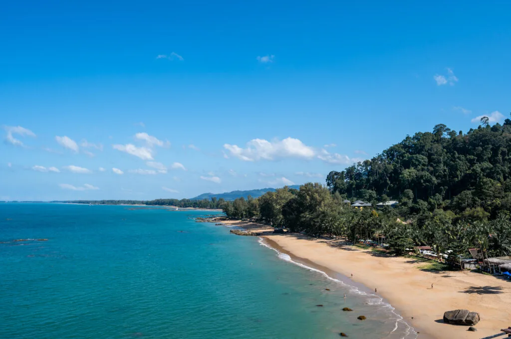 Ausblick auf den Sunset Beach in Khao Lak