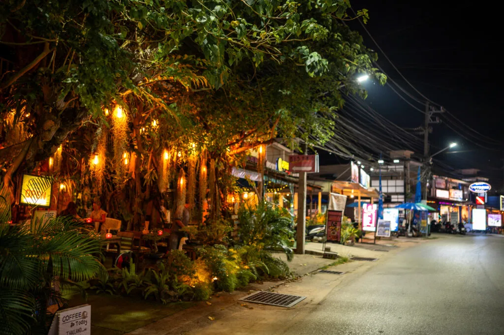 Am Abend in Bang Niang