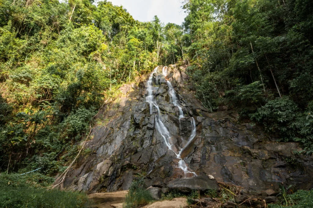 Khanim Wasserfall in der Trockenzeit