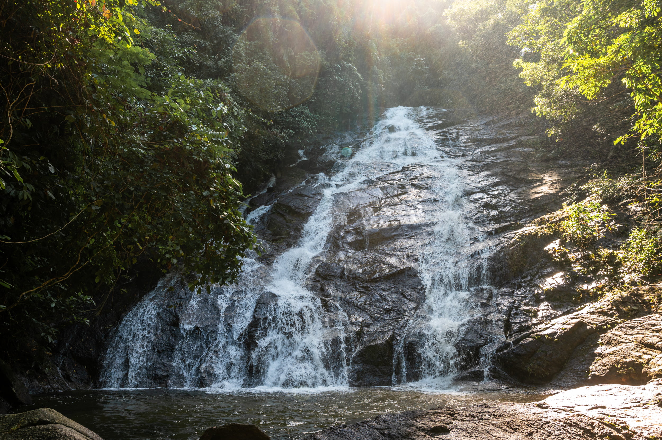 Felsen des Tong Phrai Wasserfalls