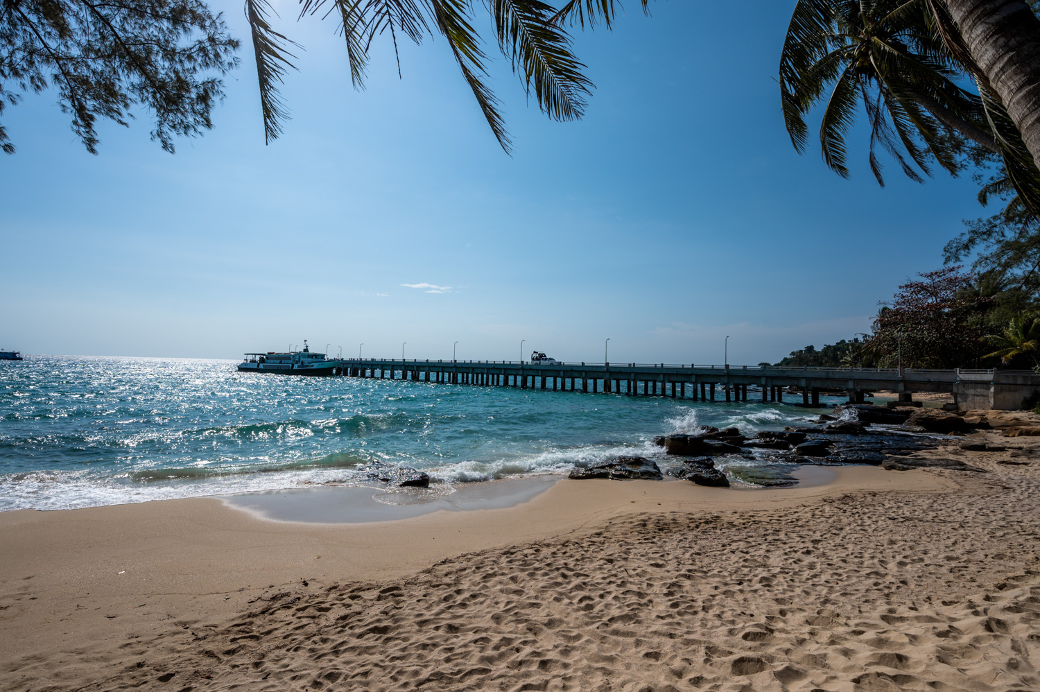 koh kood hotels (4) Pier am Strand des Koh Kood Paradise Beach Resort