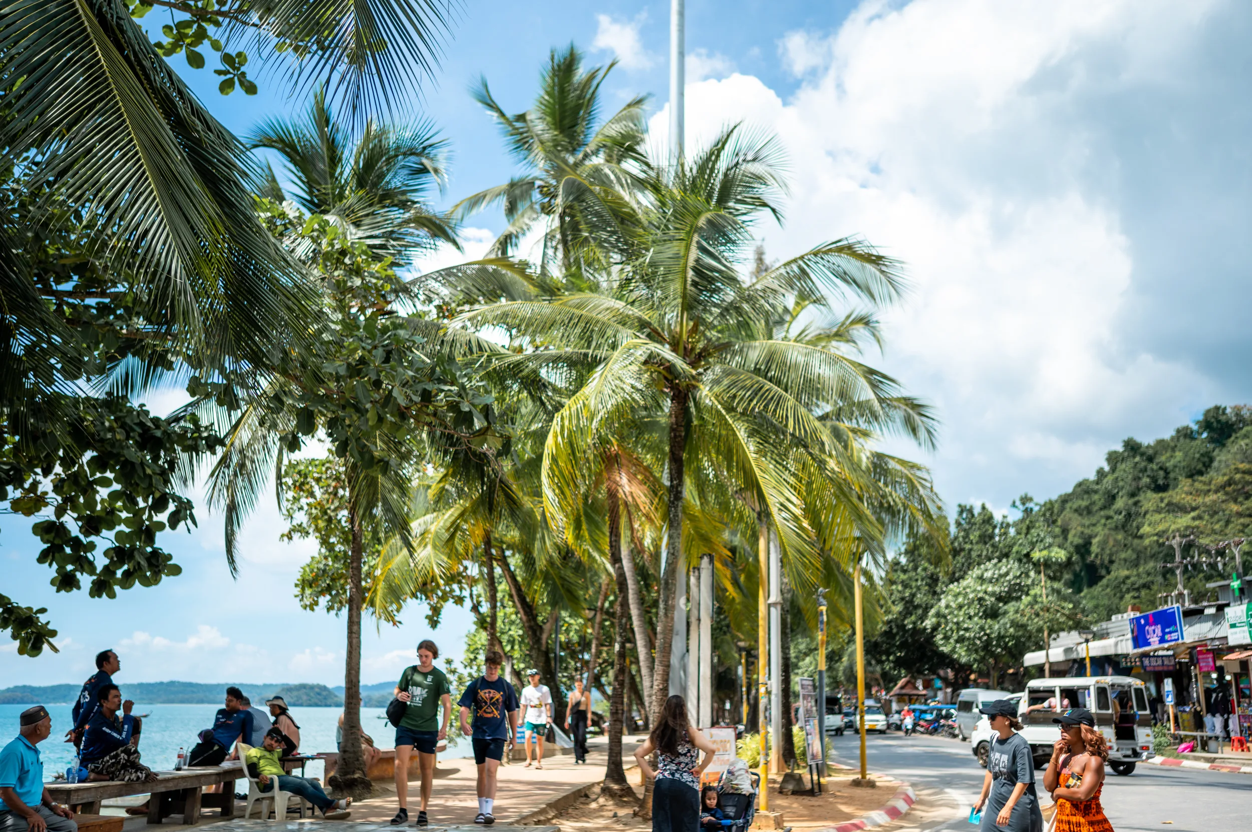 krabi hotel empfehlung (14) Die Ao Nang Beach Road ist häufig belebt.