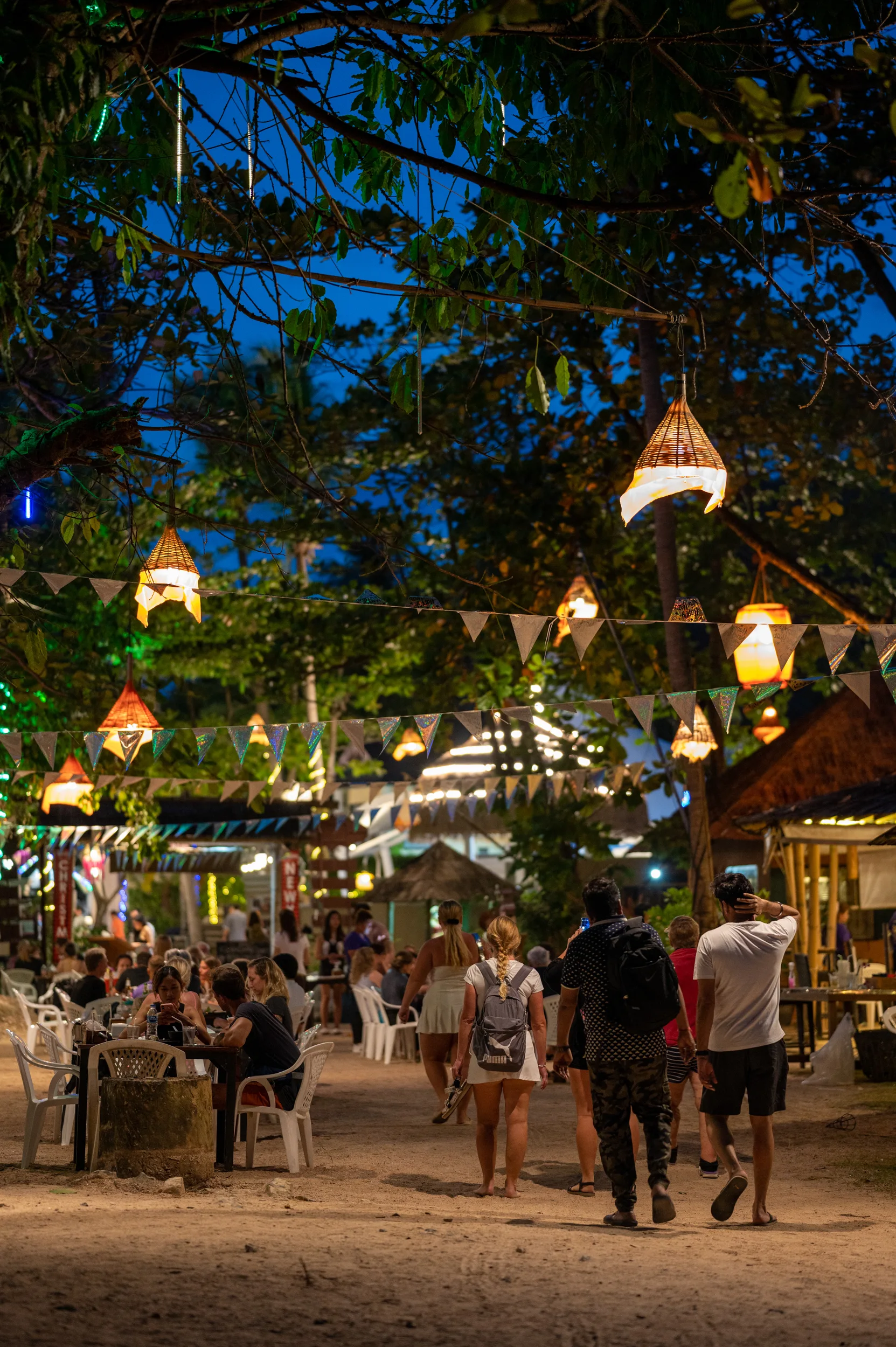 krabi hotel empfehlung (9) Promenade am südlichen Ende des Ao Nang Beach.