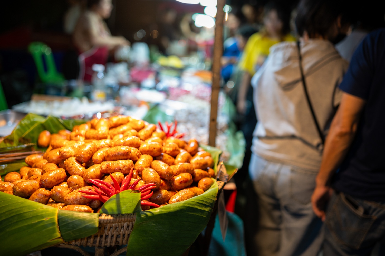 loy krathong chiang mai (8) Streetfood zu Loy Krathong am Ping River