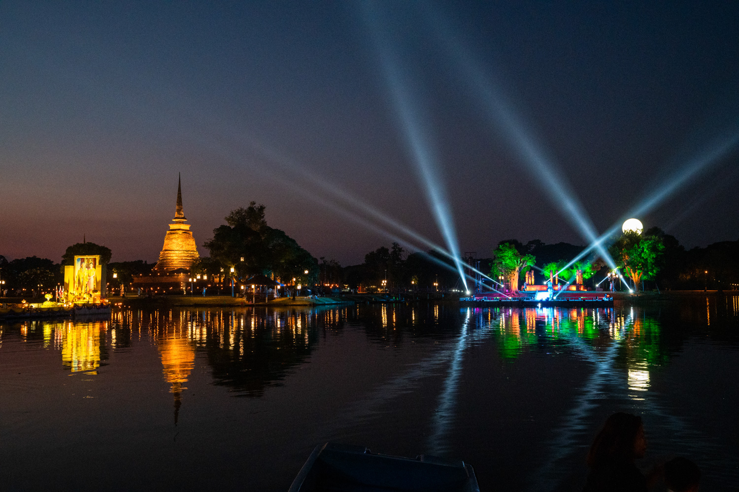 loy krathong sukhothai (12) Light and Sound Show zu Loy Krathong in Sukhothai