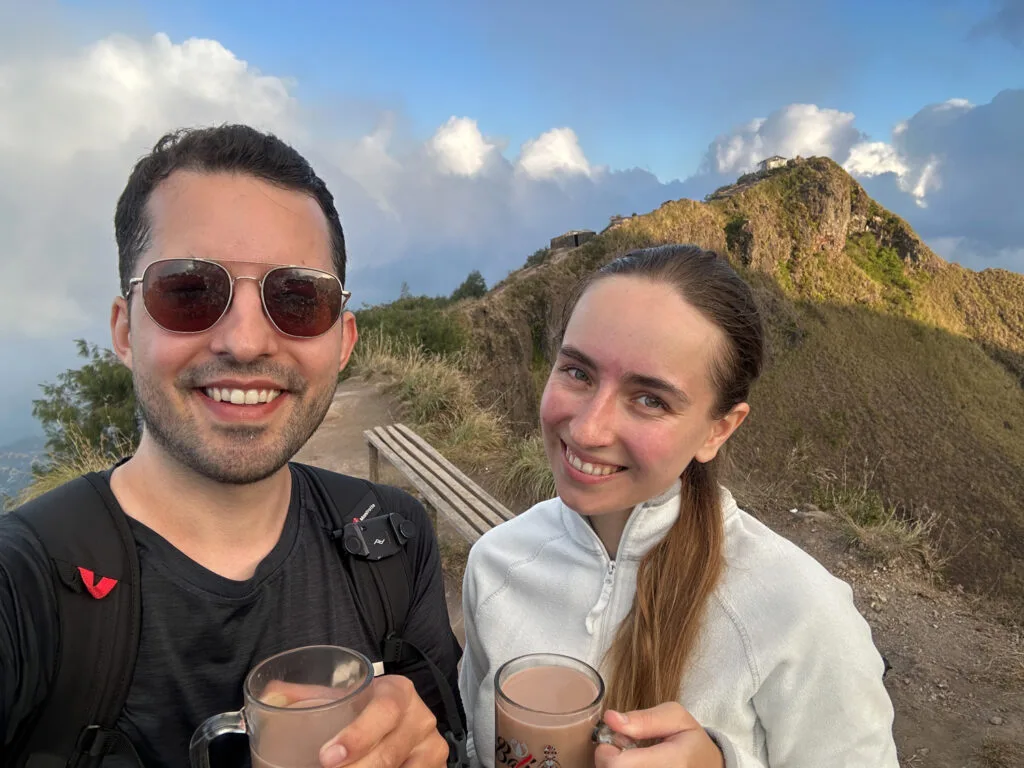 Nils Alexander Kemna und Vanessa Mosch nach der Wanderung auf den Mount Batur