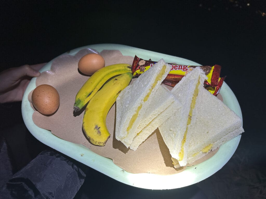 Frühstück auf dem Mount Batur