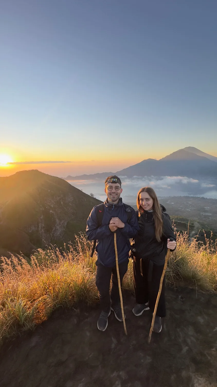 Nils Alexander Kemna und Vanessa Mosch zum Sonnenaufgang auf dem Mount Batur