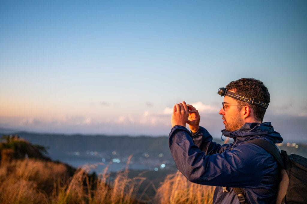 Nils Alexander Kemna zum Sonnenaufgang auf dem Mount Batur