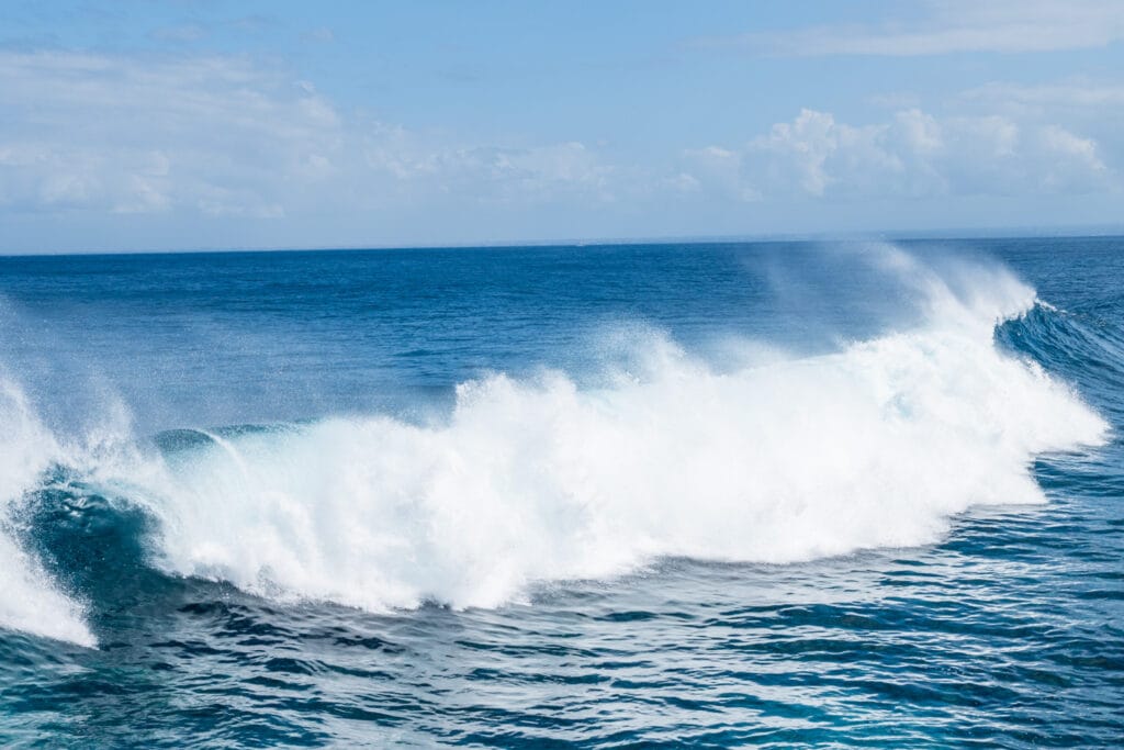 Große Wellen am Mahana Point