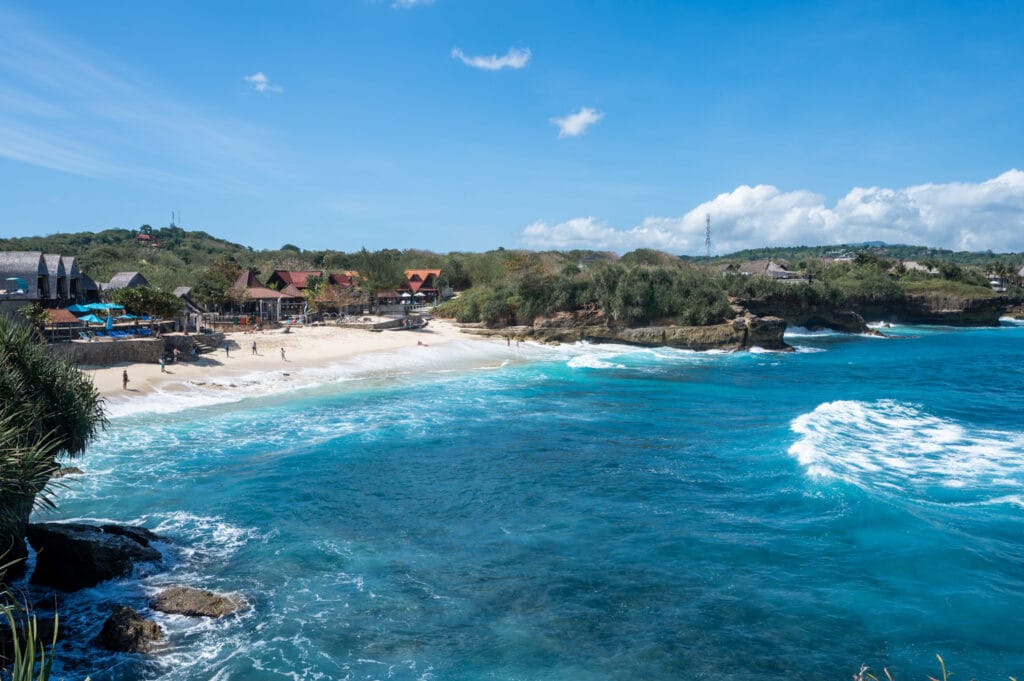 Ausblick auf den Dream Beach auf Nusa Lembongan