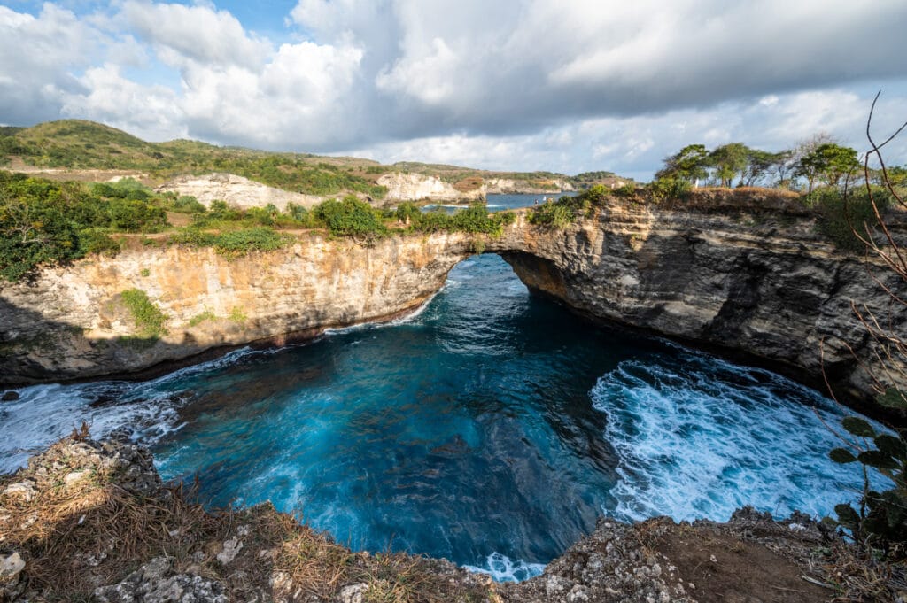 Ausblick auf den Broken Beach Nusa Penida