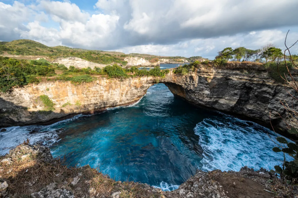 Ausblick auf den Broken Beach Nusa Penida