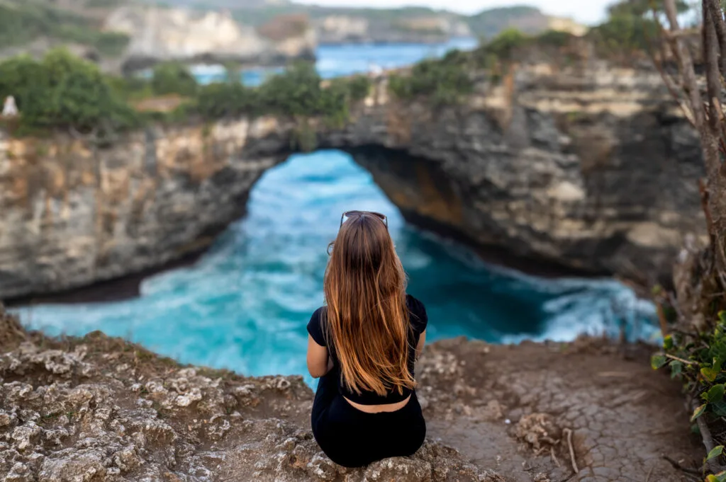 Vanessa am Nusa Penida Angels Billabong und Broken Beach