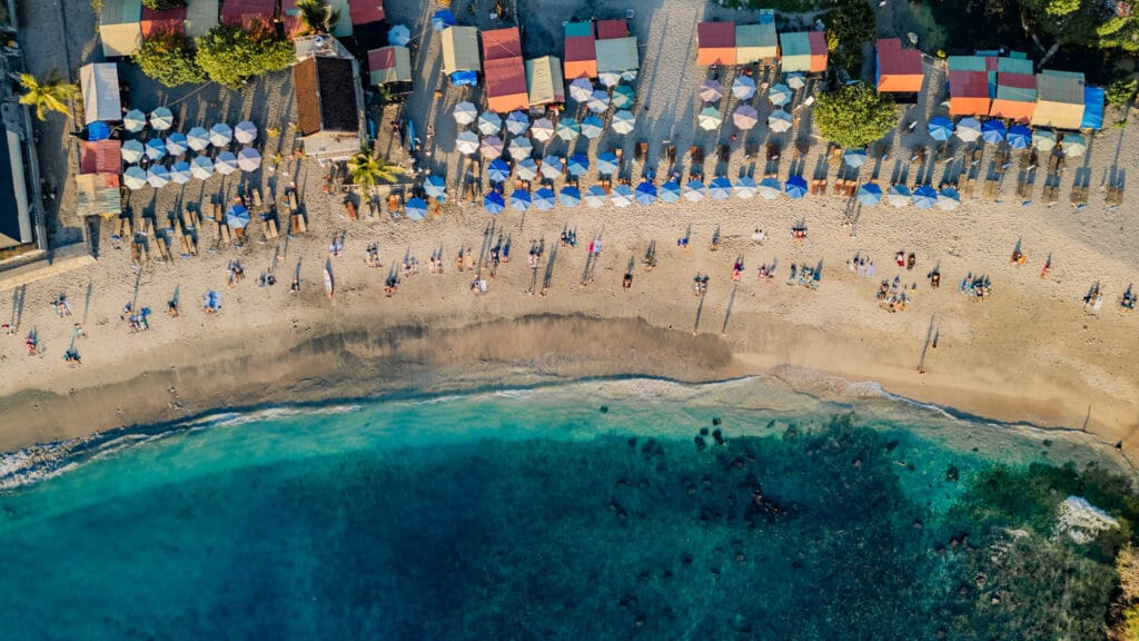 Nusa Penida Crystal Bay aus der Vogelperspektive