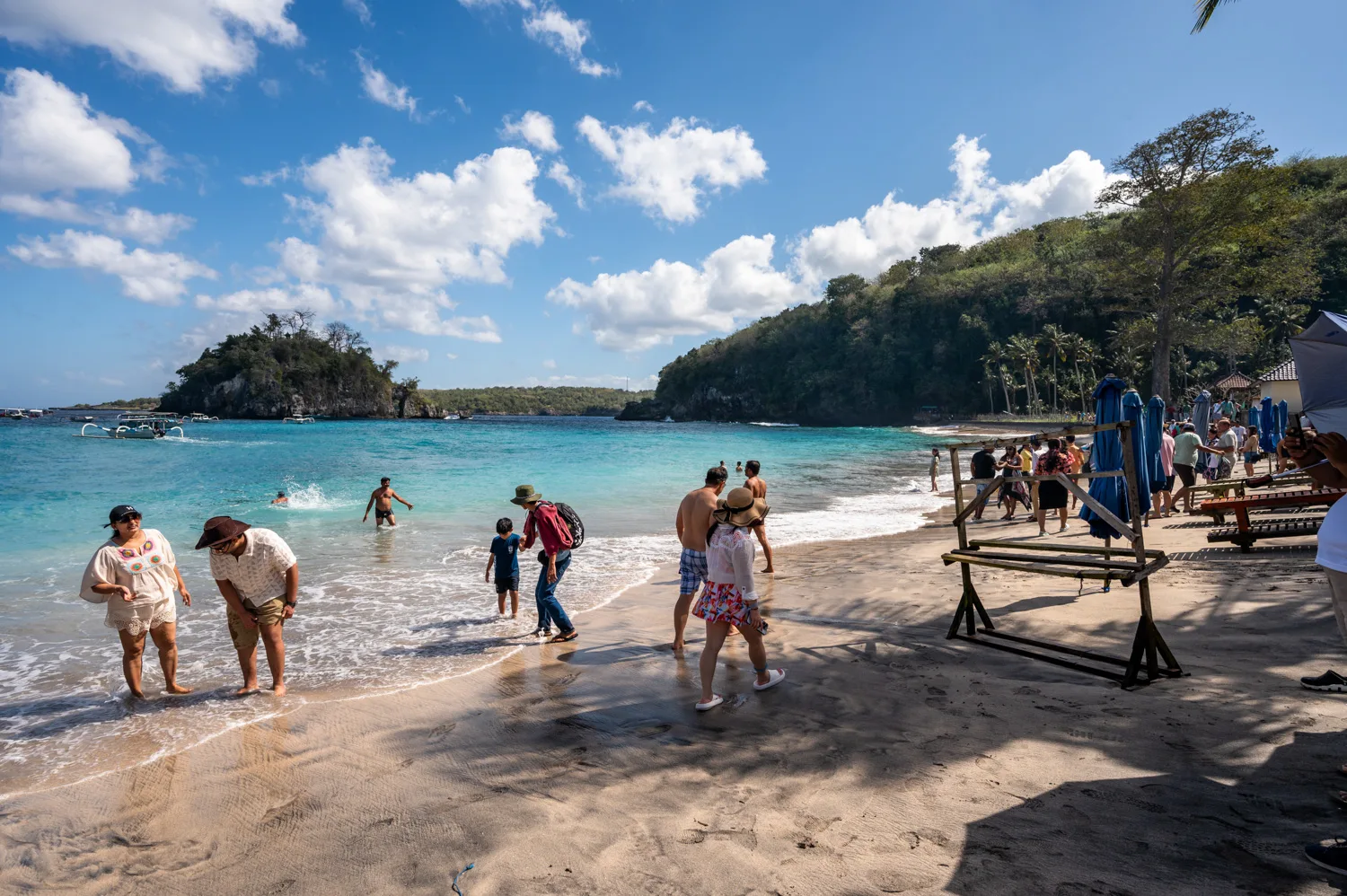 Viele Tagestouristen am frühen Nachmittag in der Crystal Bay