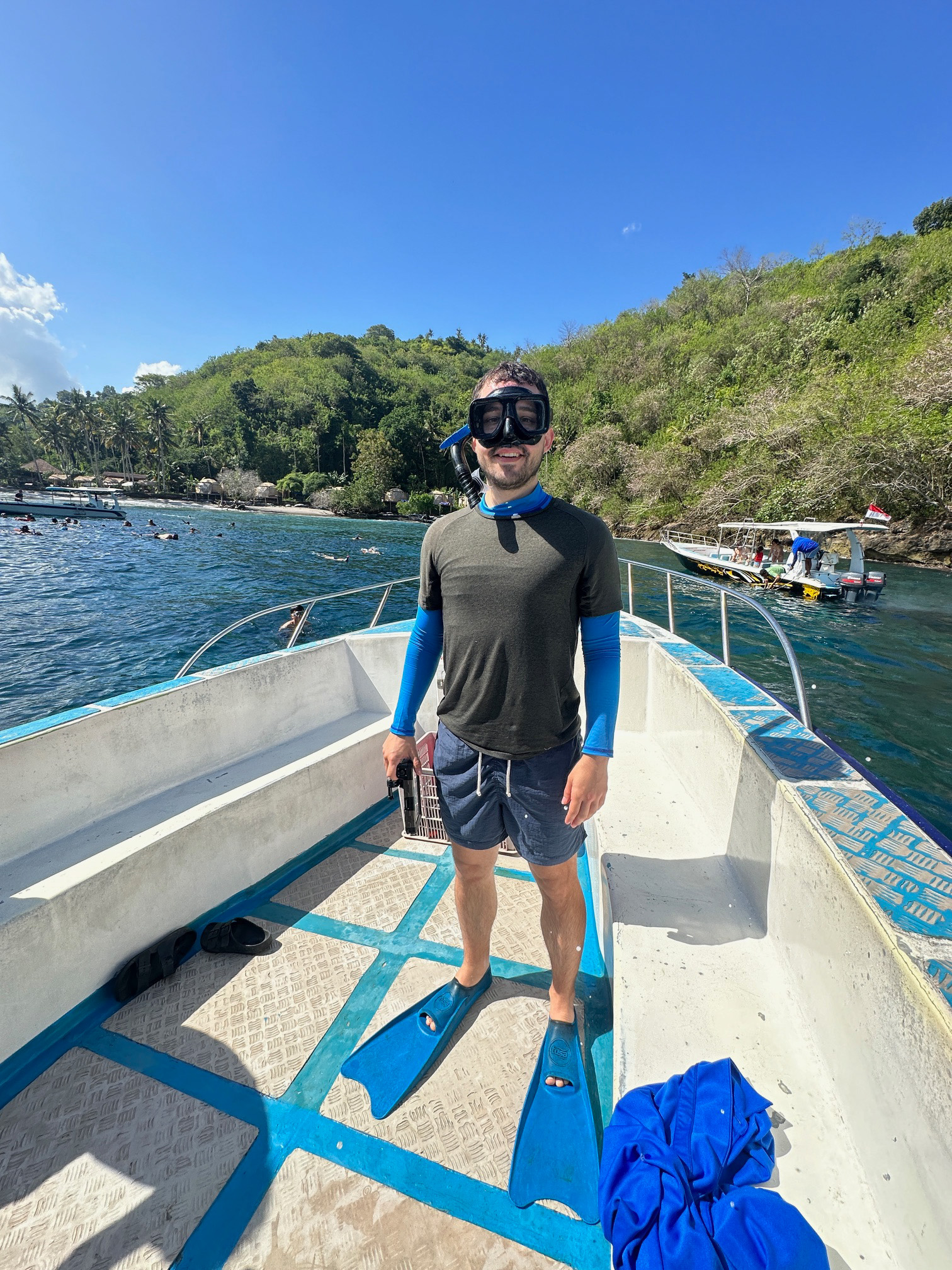 nusa penida sehenswuerdigkeiten (10) Alex beim Schnorcheln in der Gamat Bay auf Nusa Penida