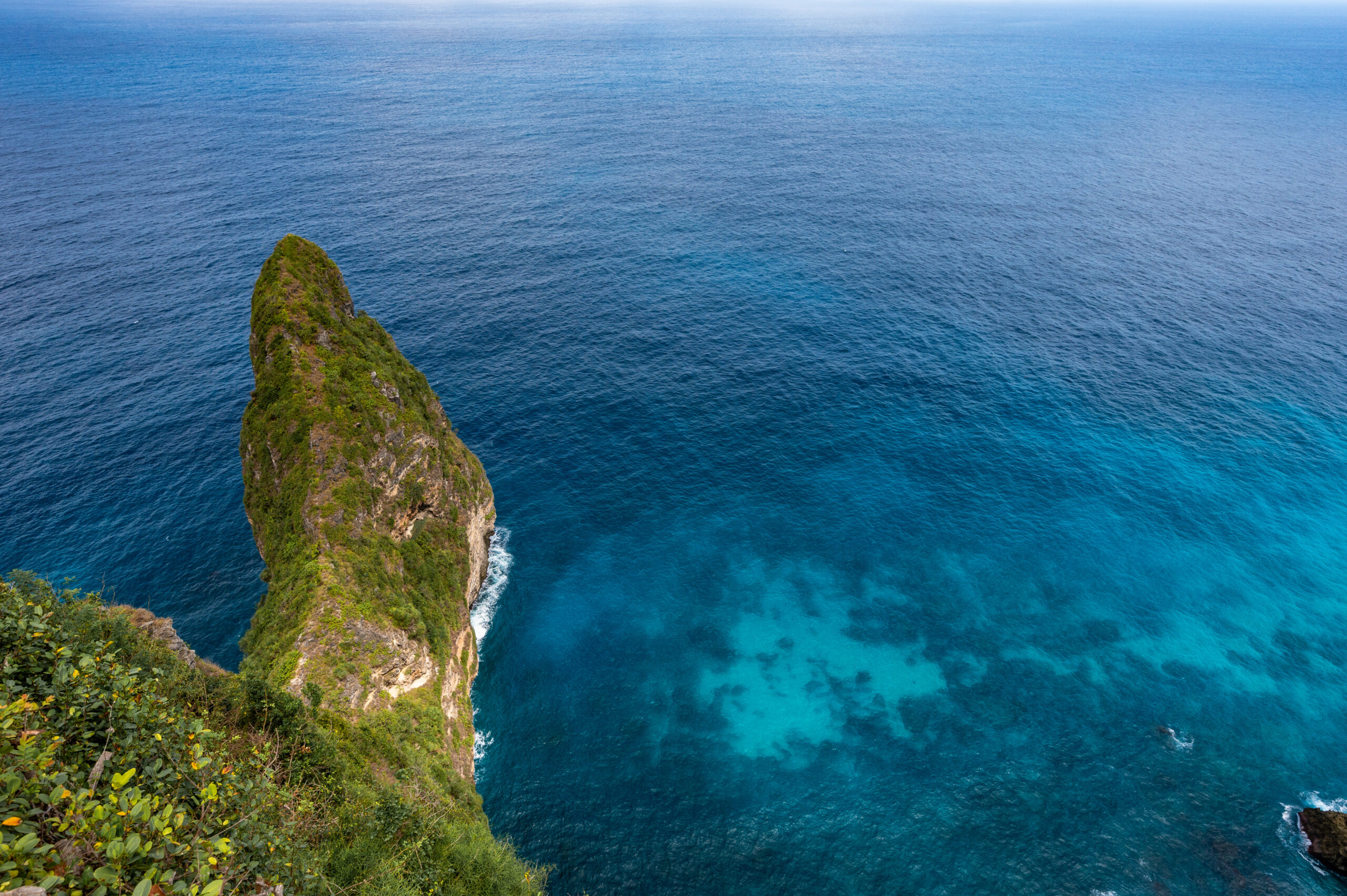 nusa penida sehenswuerdigkeiten (45) Ausblick am Viewpoint Edge of the World auf Nusa Penida