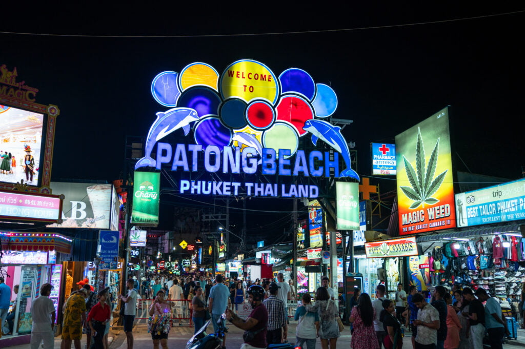 Eingang zur Partymeile Bangla Road