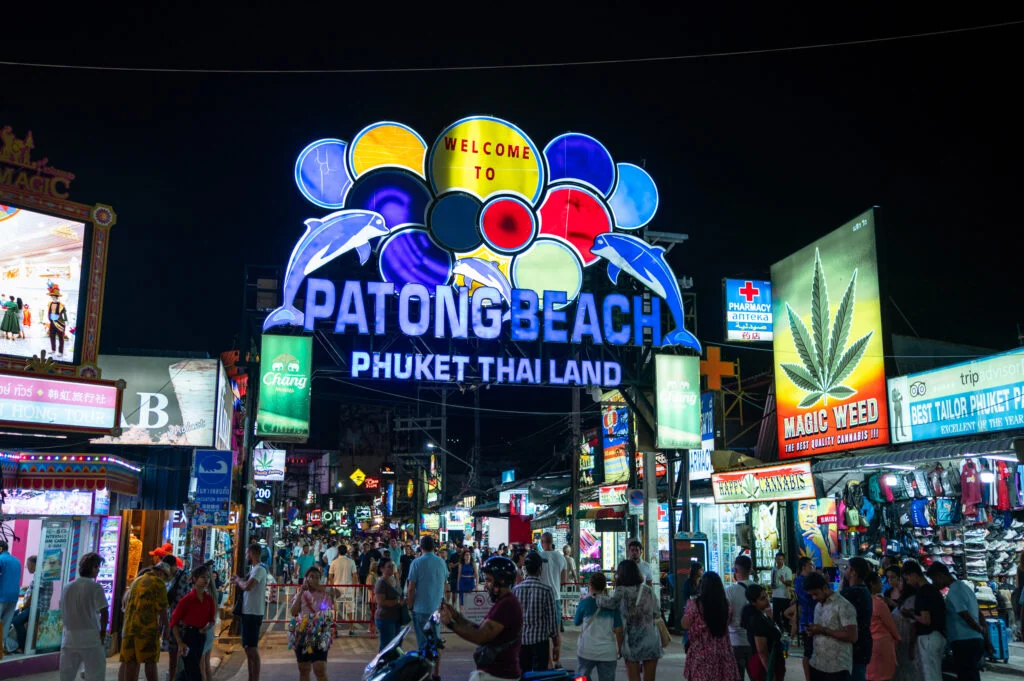 Eingang zur Partymeile Bangla Road