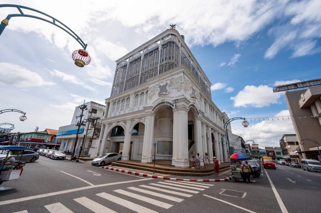 historisches gebäude in phuket old town