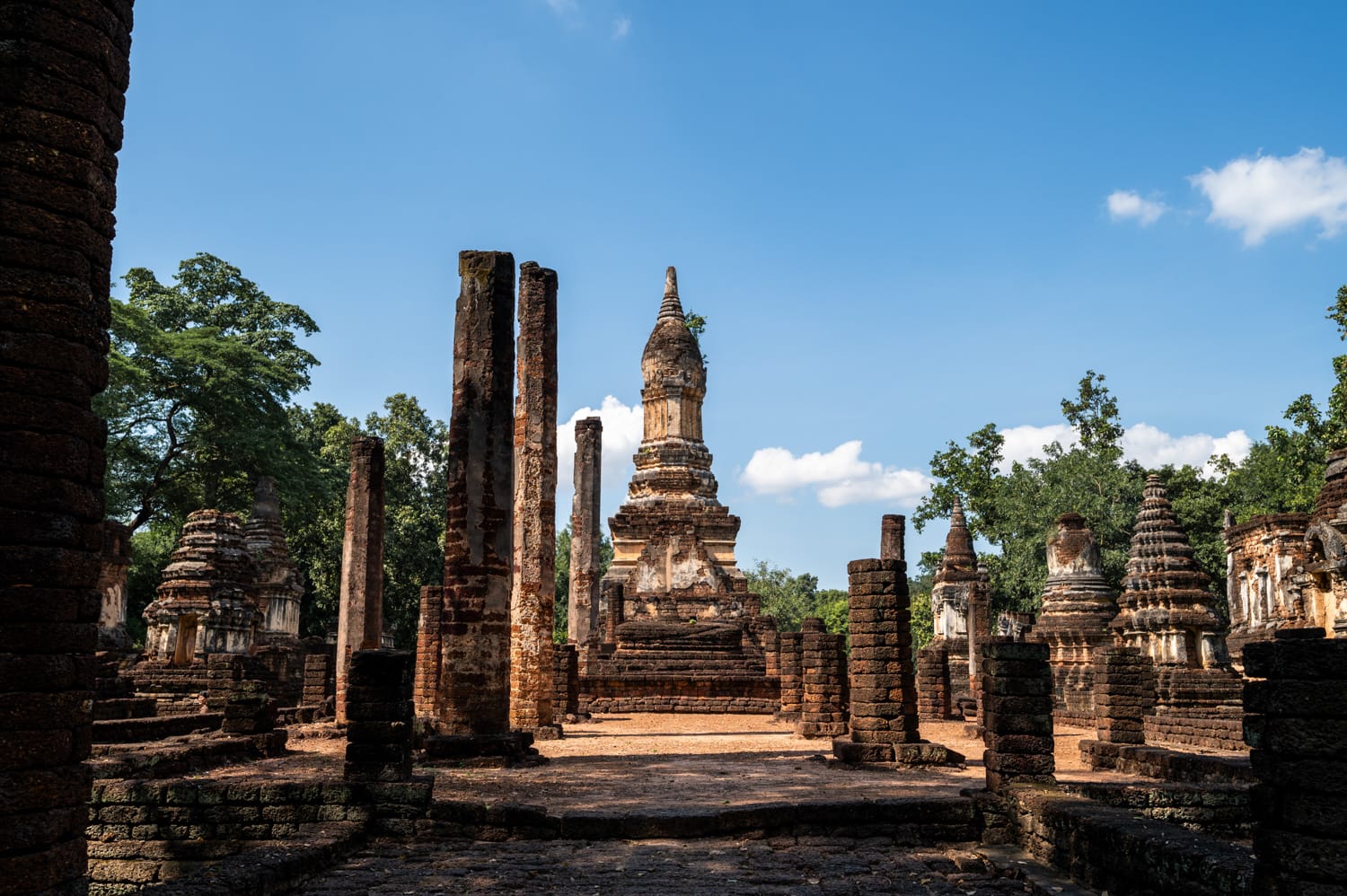 si satchanalai thailand (15) Prang des Wat Chedi Chet Thaew im Geschichtspark Si Satchanalai