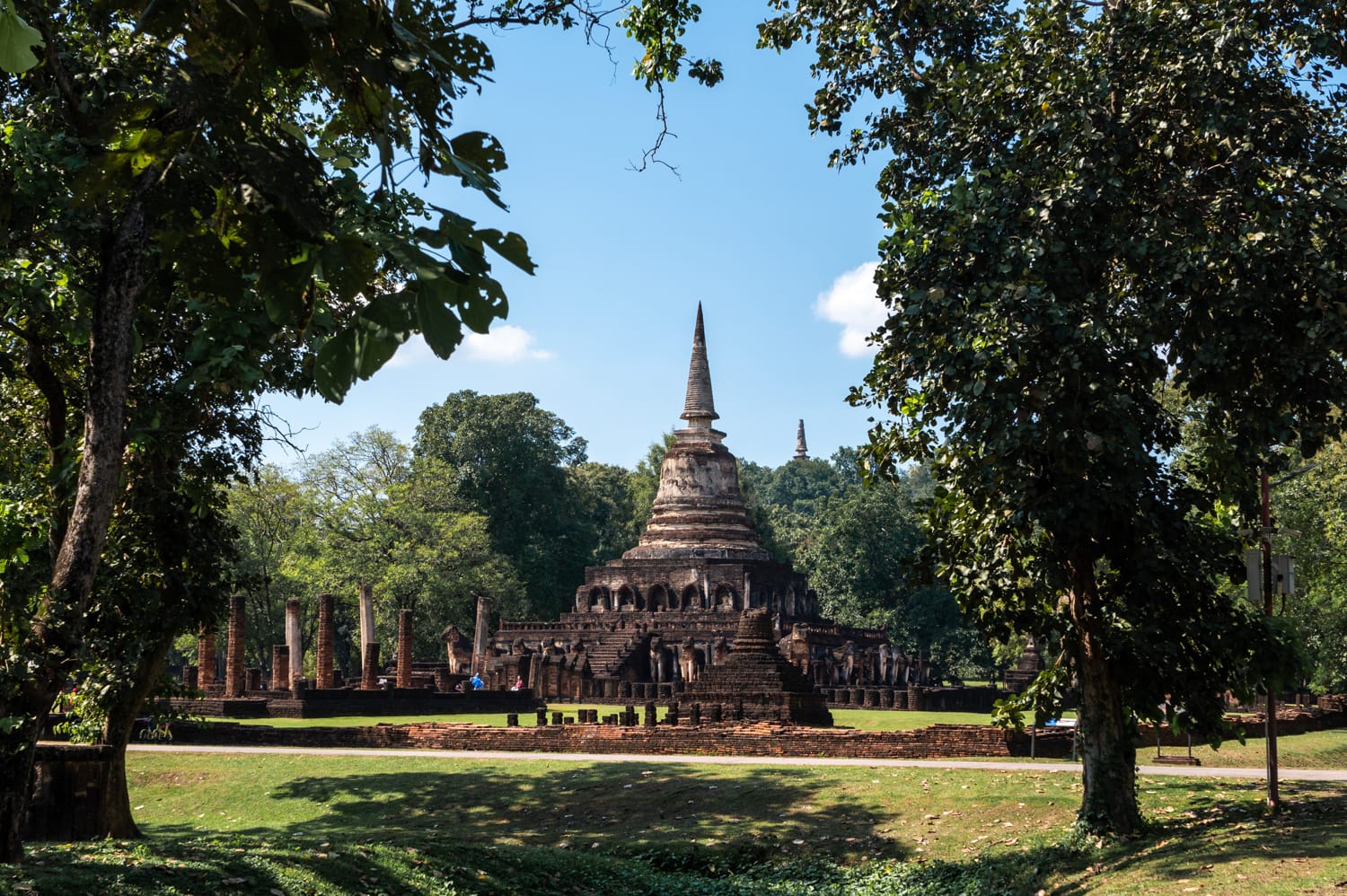 si satchanalai thailand (17) Wat Chang Lom im Si Satchanalai Historical Park