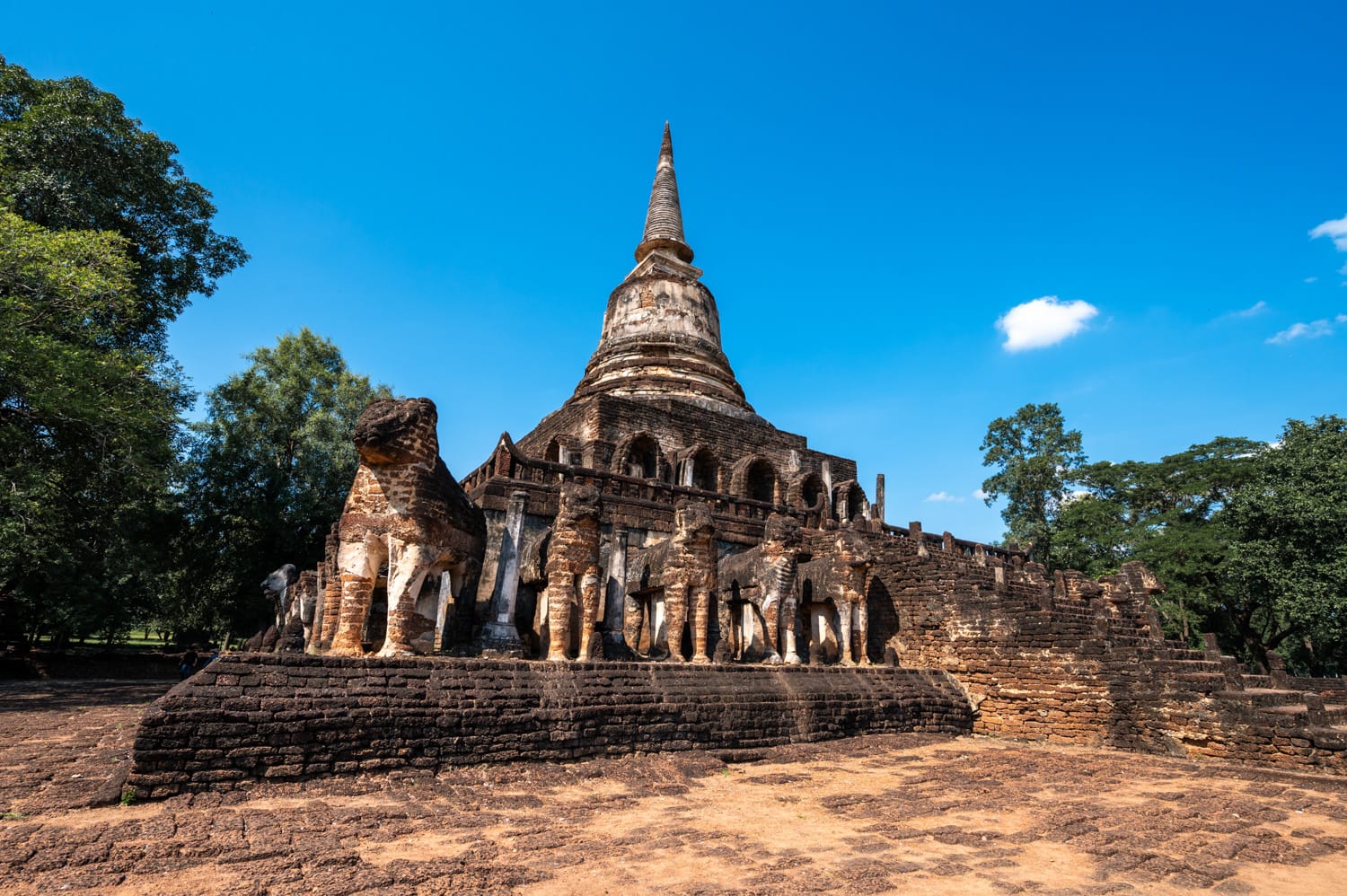 si satchanalai thailand (2) Wat Chang Lom im Si Satchanalai Geschichtspark