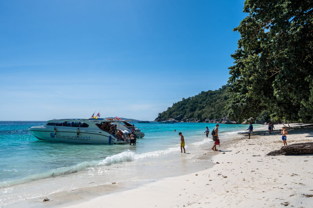 Unser Boot legt in der Honeymoon Bay an