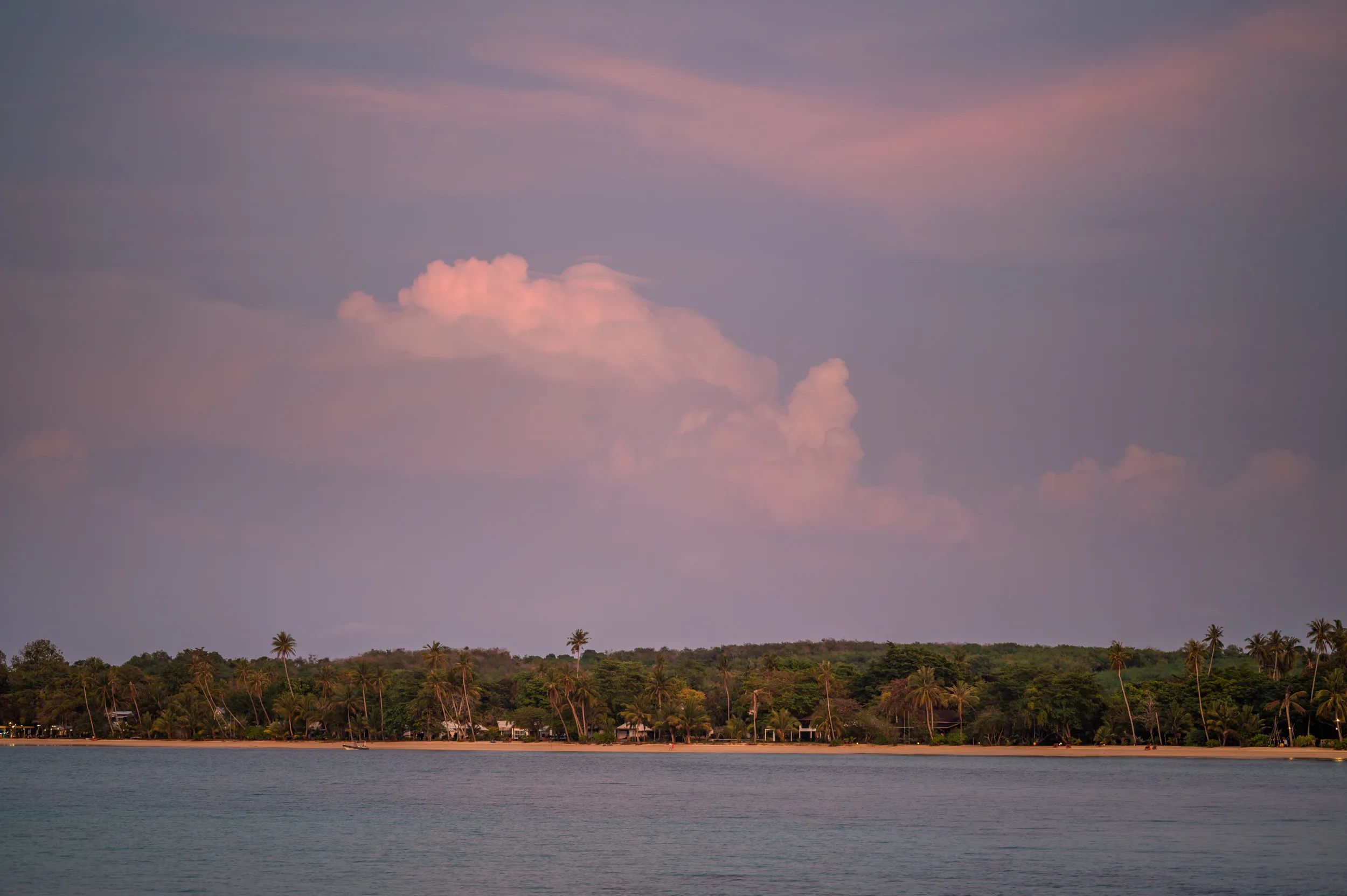 thailand juli (2) Dichte Wolken zum Sonnenuntergang über Koh Mak