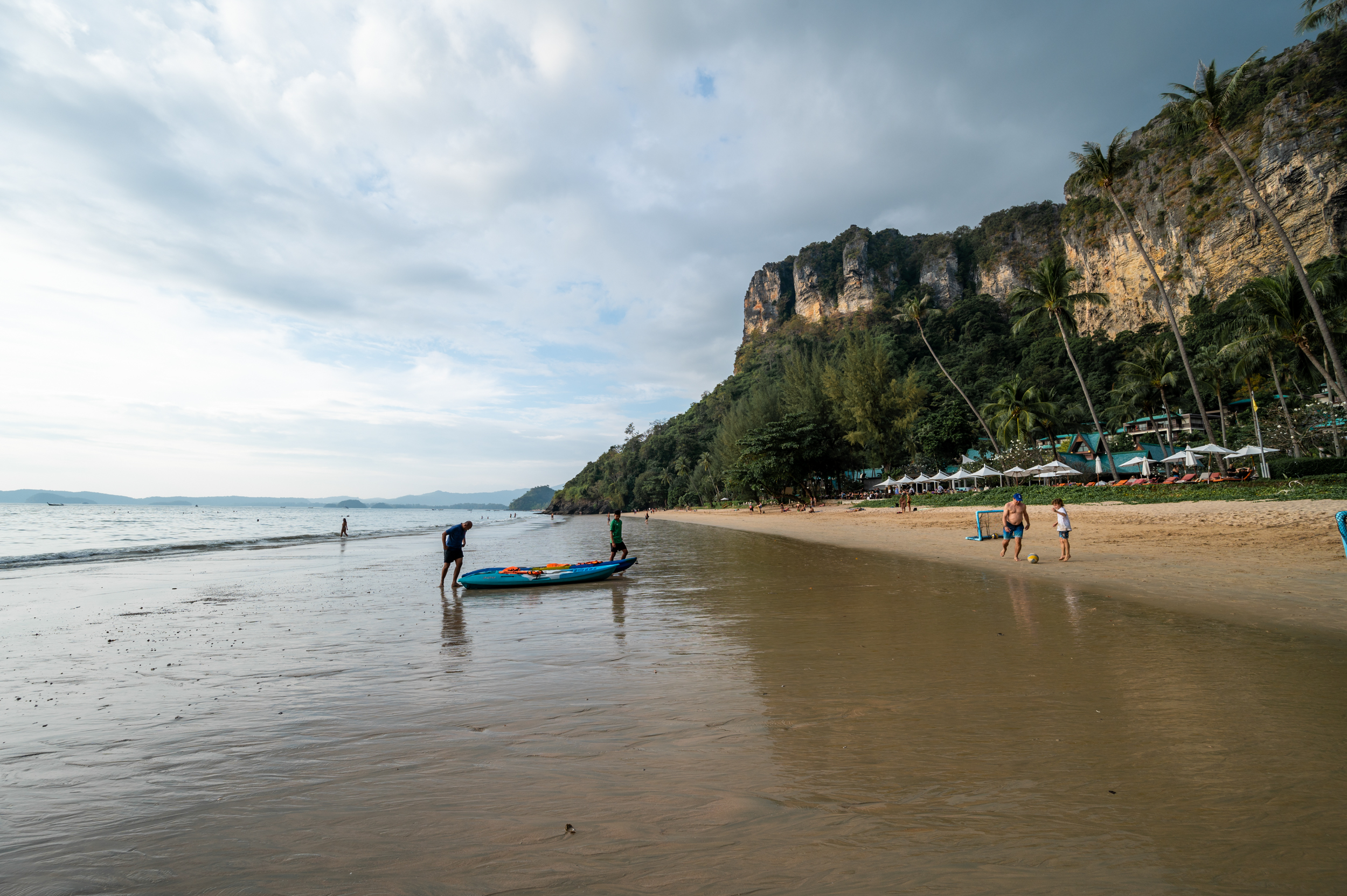 thailand november (1) Schlechtes Wetter am Pai Plong Beach in Krabi im November