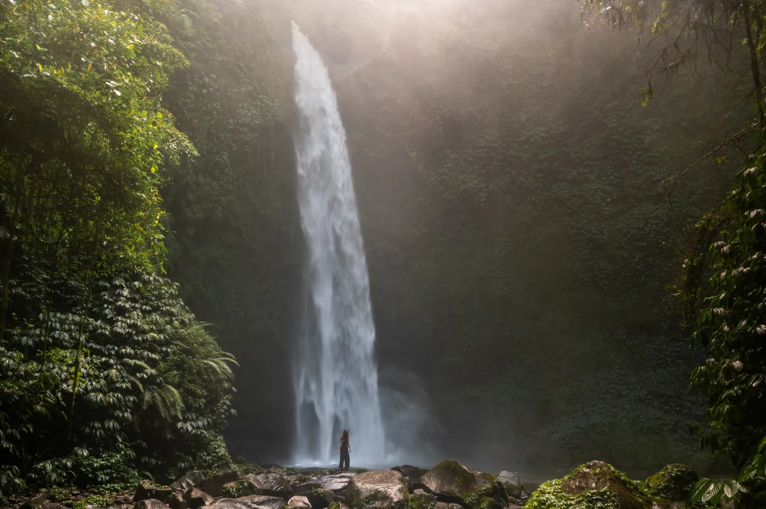 vanessa mosch am Nung Nung Waterfall nordwestlich von Ubud